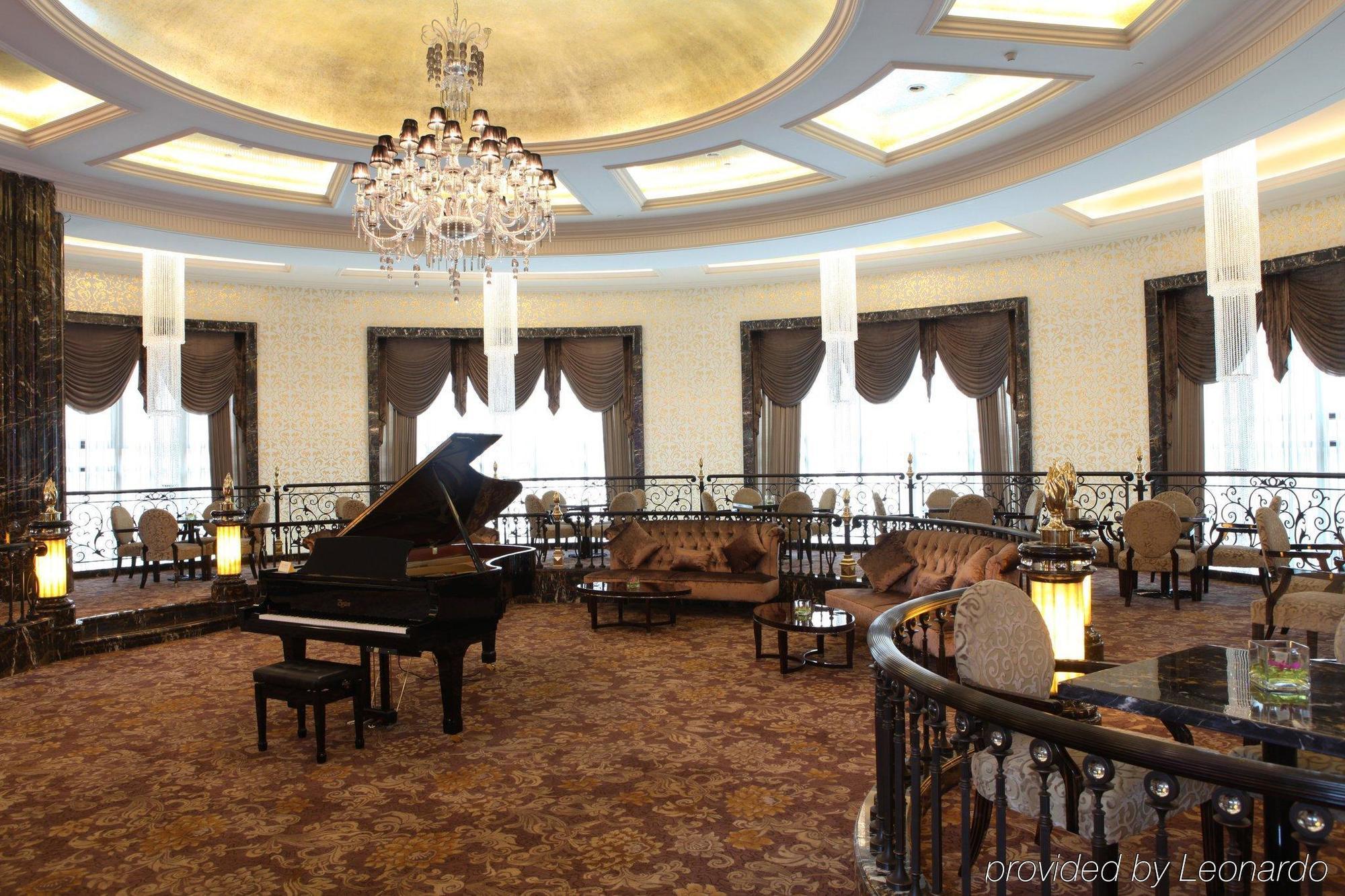 Chateau Star River Pudong Shanghai Interior photo