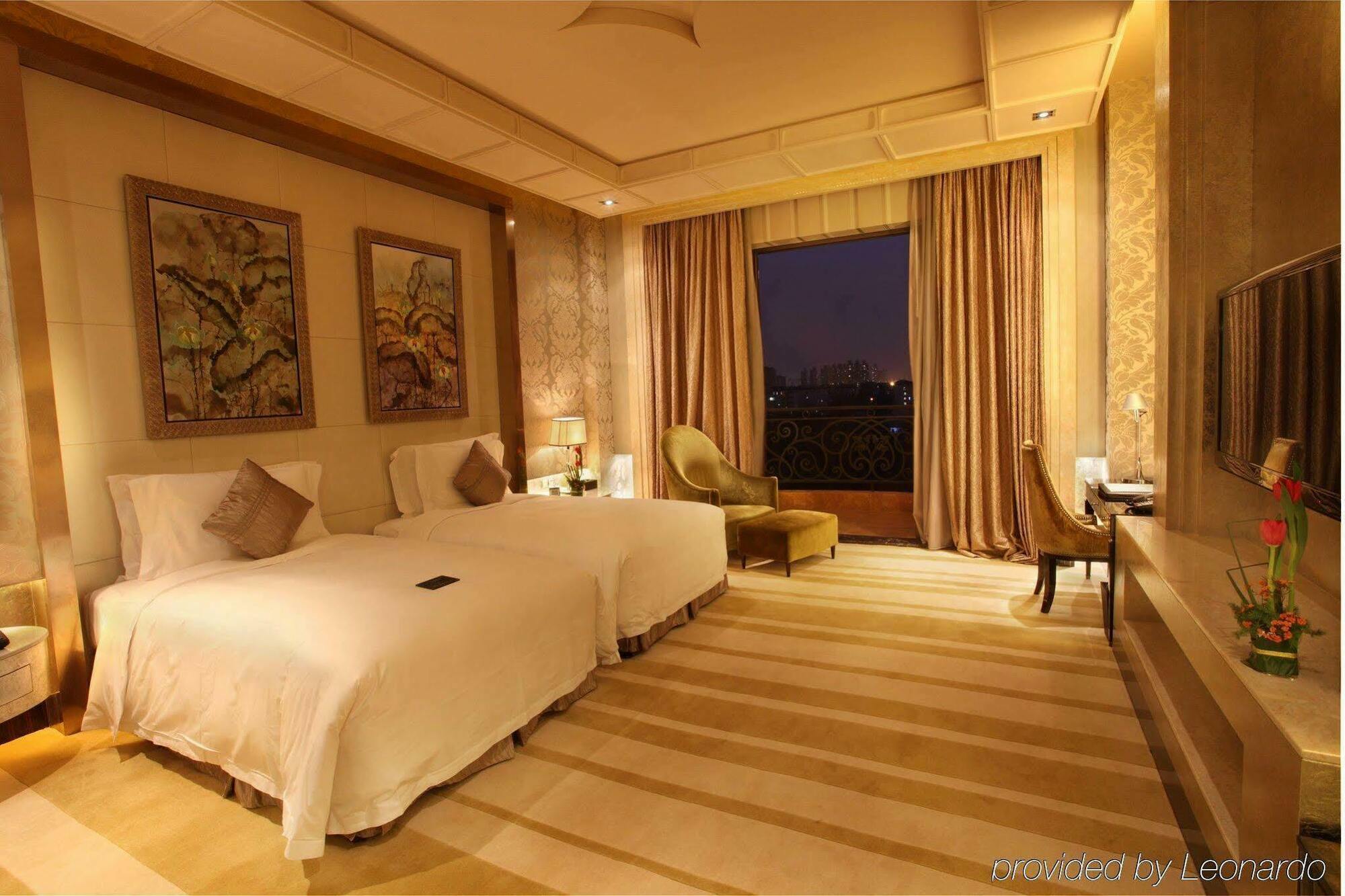 Chateau Star River Pudong Shanghai Room photo